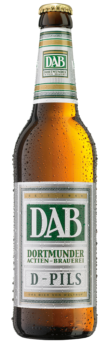 Eine Bierflasche mit Kondenswasser ist abgebildet, beschriftet mit grünem Etikett.